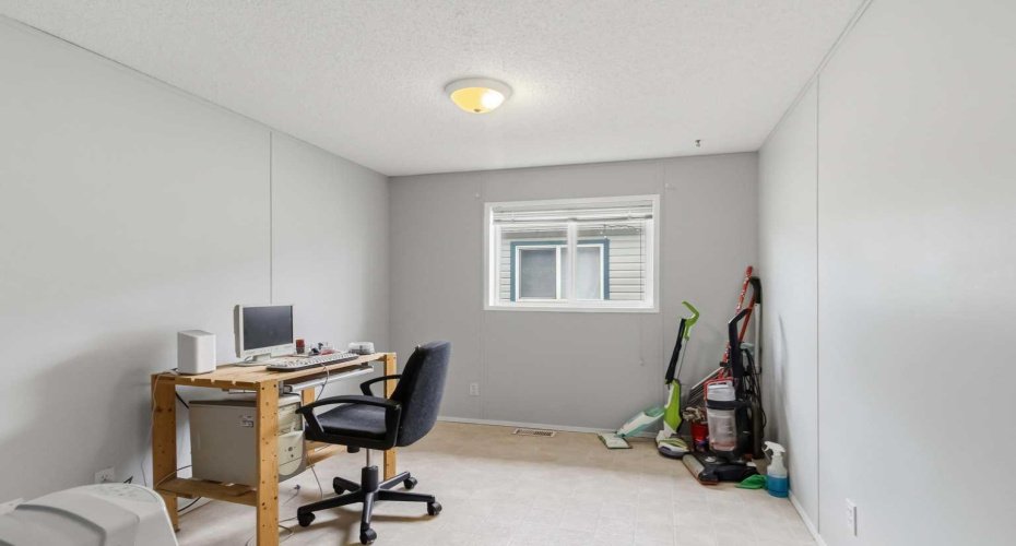 269 MCKINLAY Crescent, Fort McMurray, Alberta T9K2M9, 3 Bedroom Bedrooms, 0 ,2 BathroomBathrooms,Residential,For Sale,MCKINLAY,0,A2316879