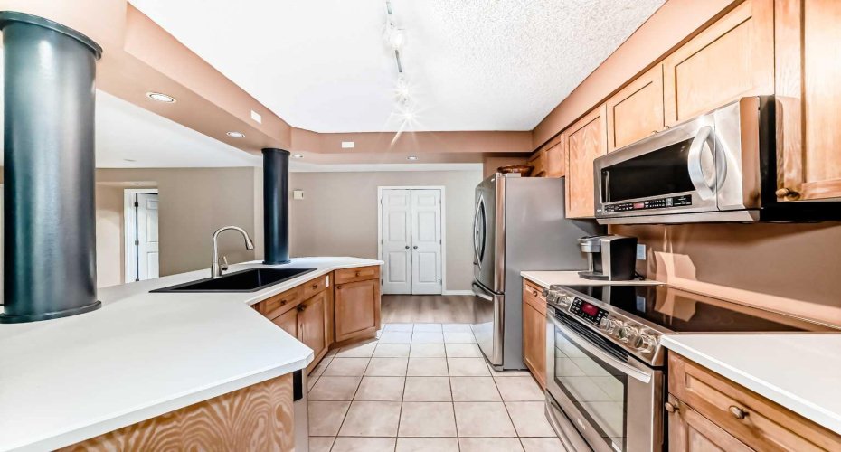 659 4 Avenue, Calgary, Alberta T2E 0J9, 2 Bedroom Bedrooms, 0 ,1 BathroomBathrooms,Residential,For Sale,4,0,A2318078