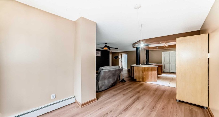 659 4 Avenue, Calgary, Alberta T2E 0J9, 2 Bedroom Bedrooms, 0 ,1 BathroomBathrooms,Residential,For Sale,4,0,A2318078