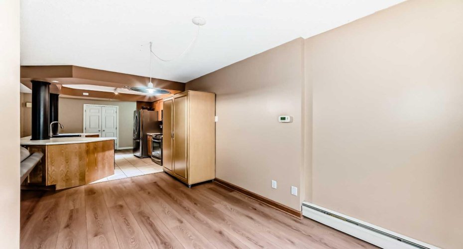659 4 Avenue, Calgary, Alberta T2E 0J9, 2 Bedroom Bedrooms, 0 ,1 BathroomBathrooms,Residential,For Sale,4,0,A2318078