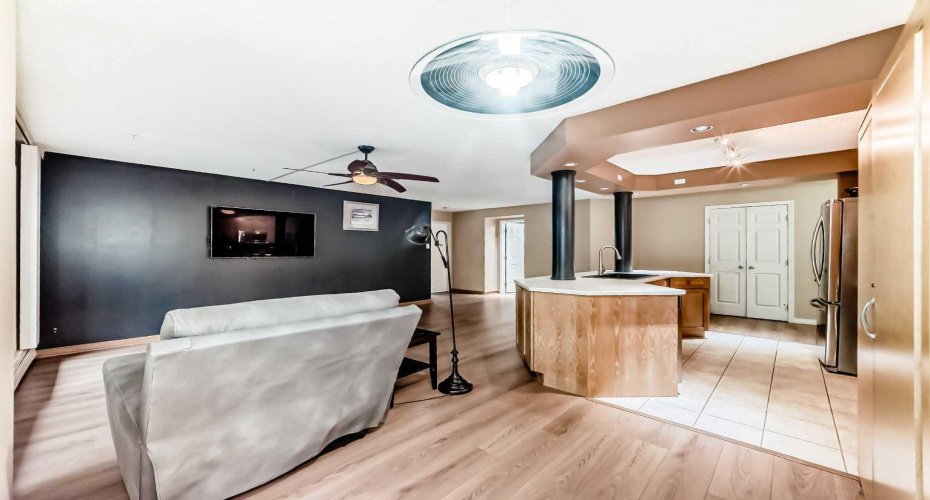 659 4 Avenue, Calgary, Alberta T2E 0J9, 2 Bedroom Bedrooms, 0 ,1 BathroomBathrooms,Residential,For Sale,4,0,A2318078