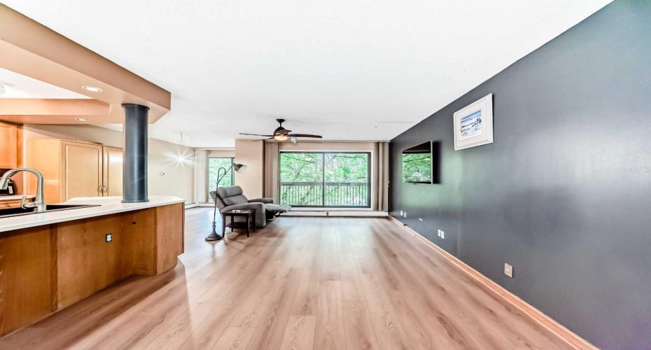 659 4 Avenue, Calgary, Alberta T2E 0J9, 2 Bedroom Bedrooms, 0 ,1 BathroomBathrooms,Residential,For Sale,4,0,A2318078