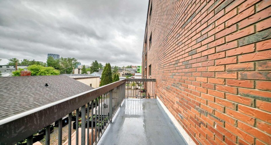 659 4 Avenue, Calgary, Alberta T2E 0J9, 2 Bedroom Bedrooms, 0 ,1 BathroomBathrooms,Residential,For Sale,4,0,A2318078