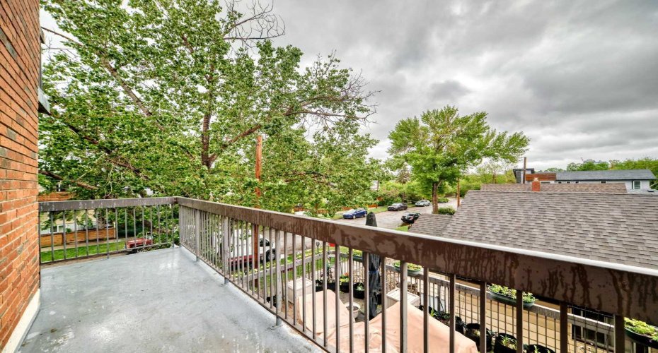 659 4 Avenue, Calgary, Alberta T2E 0J9, 2 Bedroom Bedrooms, 0 ,1 BathroomBathrooms,Residential,For Sale,4,0,A2318078