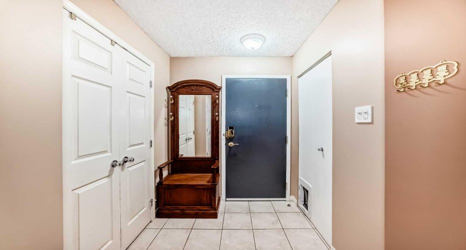 659 4 Avenue, Calgary, Alberta T2E 0J9, 2 Bedroom Bedrooms, 0 ,1 BathroomBathrooms,Residential,For Sale,4,0,A2318078