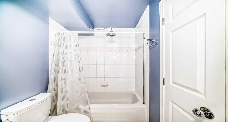 659 4 Avenue, Calgary, Alberta T2E 0J9, 2 Bedroom Bedrooms, 0 ,1 BathroomBathrooms,Residential,For Sale,4,0,A2318078