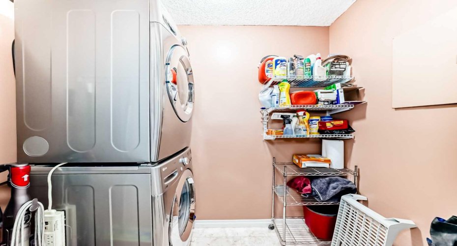659 4 Avenue, Calgary, Alberta T2E 0J9, 2 Bedroom Bedrooms, 0 ,1 BathroomBathrooms,Residential,For Sale,4,0,A2318078