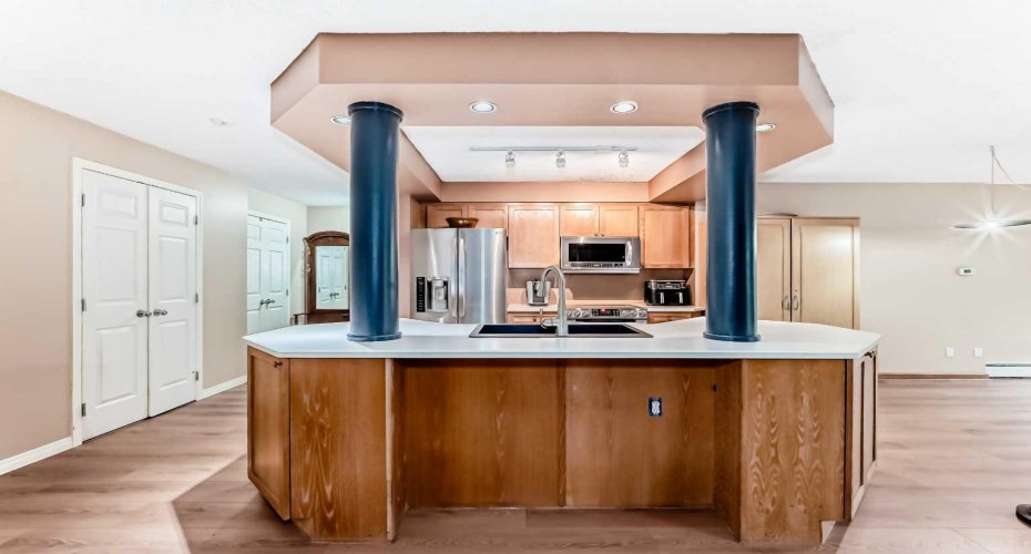 659 4 Avenue, Calgary, Alberta T2E 0J9, 2 Bedroom Bedrooms, 0 ,1 BathroomBathrooms,Residential,For Sale,4,0,A2318078