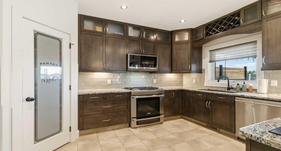 100 Dakin Drive, Fort McMurray, Alberta T9K 0Y5, 5 Bedroom Bedrooms, 0 ,4 BathroomBathrooms,Residential,For Sale,Dakin,0,A2326977