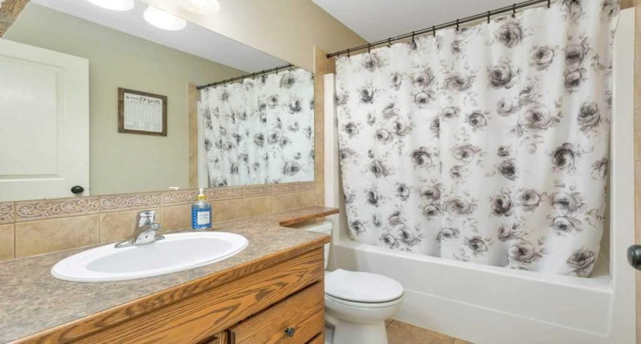 52 Irving Crescent, Red Deer, Alberta T4R 3R9, 4 Bedroom Bedrooms, 0 ,3 BathroomBathrooms,Residential,For Sale,Irving,0,A2326981