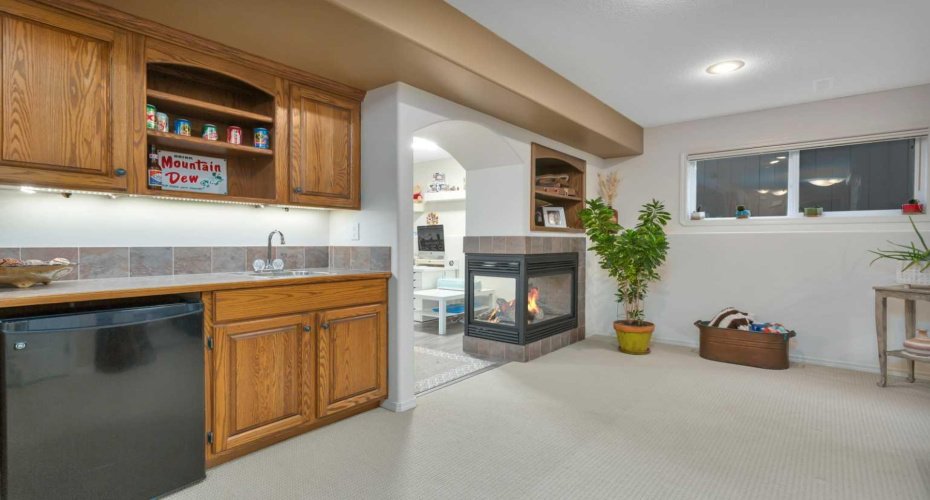 52 Irving Crescent, Red Deer, Alberta T4R 3R9, 4 Bedroom Bedrooms, 0 ,3 BathroomBathrooms,Residential,For Sale,Irving,0,A2326981