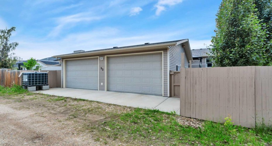 52 Irving Crescent, Red Deer, Alberta T4R 3R9, 4 Bedroom Bedrooms, 0 ,3 BathroomBathrooms,Residential,For Sale,Irving,0,A2326981
