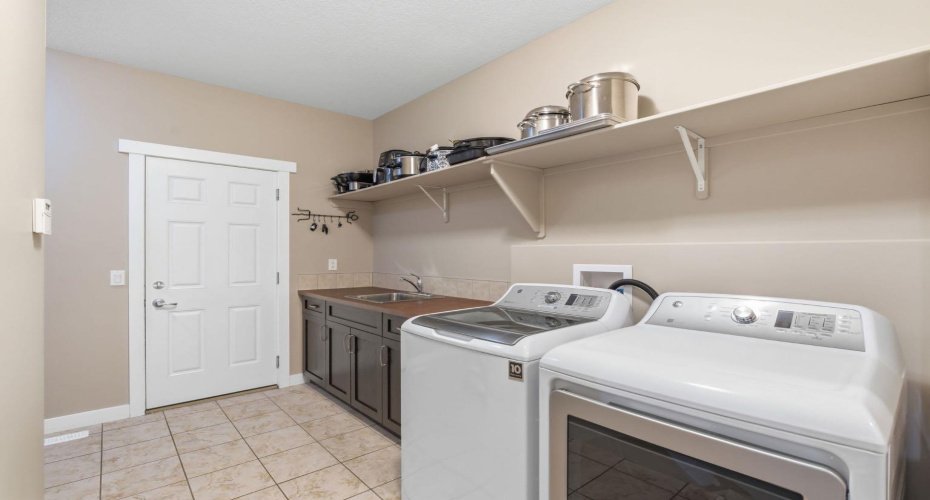 209 Jumping Pound Terrace, Cochrane, Alberta T4C 0K5, 4 Bedrooms Bedrooms, ,4 BathroomsBathrooms,Residential,For Sale,Jumping Pound,A2326986