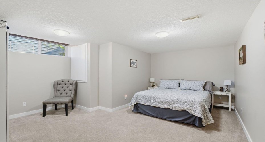 209 Jumping Pound Terrace, Cochrane, Alberta T4C 0K5, 4 Bedrooms Bedrooms, ,4 BathroomsBathrooms,Residential,For Sale,Jumping Pound,A2326986