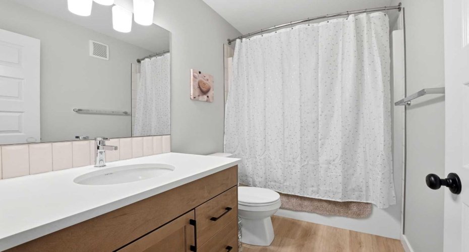 37 Toal Close, Red Deer, Alberta T4P 0W6, 3 Bedroom Bedrooms, 0 ,3 BathroomBathrooms,Residential,For Sale,Toal,0,A2327010