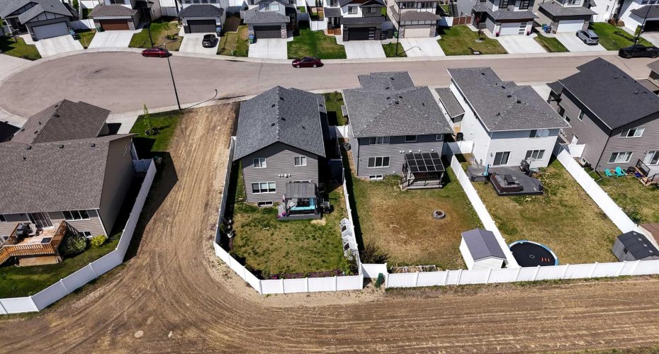 37 Toal Close, Red Deer, Alberta T4P 0W6, 3 Bedroom Bedrooms, 0 ,3 BathroomBathrooms,Residential,For Sale,Toal,0,A2327010