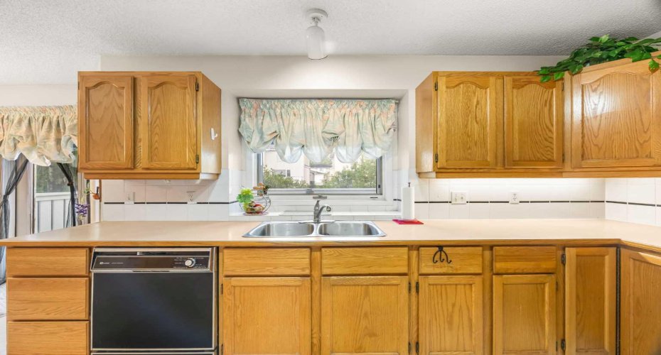 107 Hampshire Close, Calgary, Alberta T3A 4X9, 5 Bedroom Bedrooms, 0 ,4 BathroomBathrooms,Residential,For Sale,Hampshire,0,A2327029