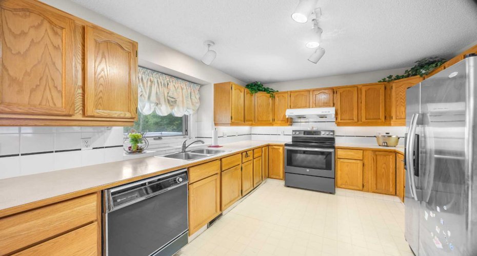 107 Hampshire Close, Calgary, Alberta T3A 4X9, 5 Bedroom Bedrooms, 0 ,4 BathroomBathrooms,Residential,For Sale,Hampshire,0,A2327029