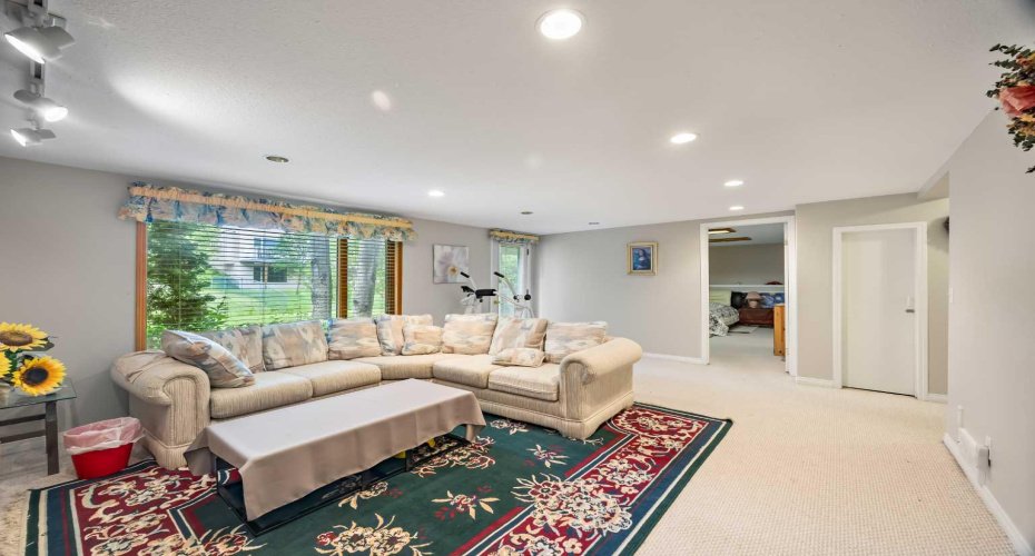 107 Hampshire Close, Calgary, Alberta T3A 4X9, 5 Bedroom Bedrooms, 0 ,4 BathroomBathrooms,Residential,For Sale,Hampshire,0,A2327029