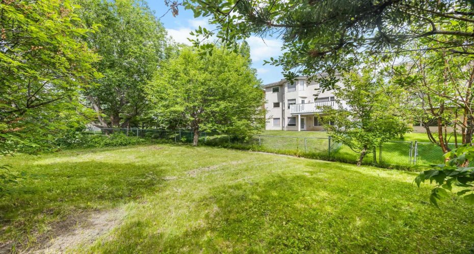 107 Hampshire Close, Calgary, Alberta T3A 4X9, 5 Bedroom Bedrooms, 0 ,4 BathroomBathrooms,Residential,For Sale,Hampshire,0,A2327029