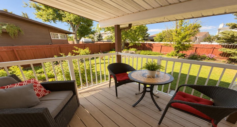 2220 42 Street, Lethbridge, Alberta T1K 4Y8, 4 Bedroom Bedrooms, 0 ,3 BathroomBathrooms,Residential,For Sale,42,0,A2327108