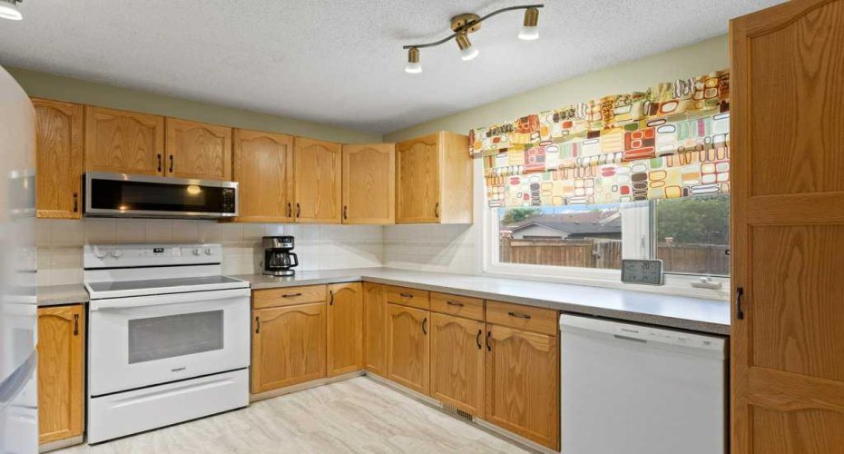 88 Faldale Close, Calgary, Alberta T3J 1V9, 3 Bedroom Bedrooms, 0 ,2 BathroomBathrooms,Residential,For Sale,Faldale,0,A2327135