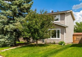 88 Faldale Close, Calgary, Alberta T3J 1V9, 3 Bedroom Bedrooms, 0 ,2 BathroomBathrooms,Residential,For Sale,Faldale,0,A2327135