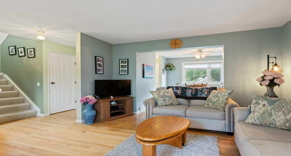 88 Faldale Close, Calgary, Alberta T3J 1V9, 3 Bedroom Bedrooms, 0 ,2 BathroomBathrooms,Residential,For Sale,Faldale,0,A2327135