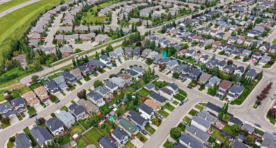 2020 Bridlemeadows Manor, Calgary, Alberta T2Y 4R9, 4 Bedroom Bedrooms, 0 ,3 BathroomBathrooms,Residential,For Sale,Bridlemeadows,0,A2327137