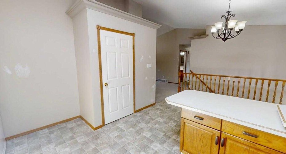 42 Mt Backus Crescent, Lethbridge, Alberta T1K 6P6, 5 Bedroom Bedrooms, 0 ,3 BathroomBathrooms,Residential,For Sale,Mt Backus,0,A2327147