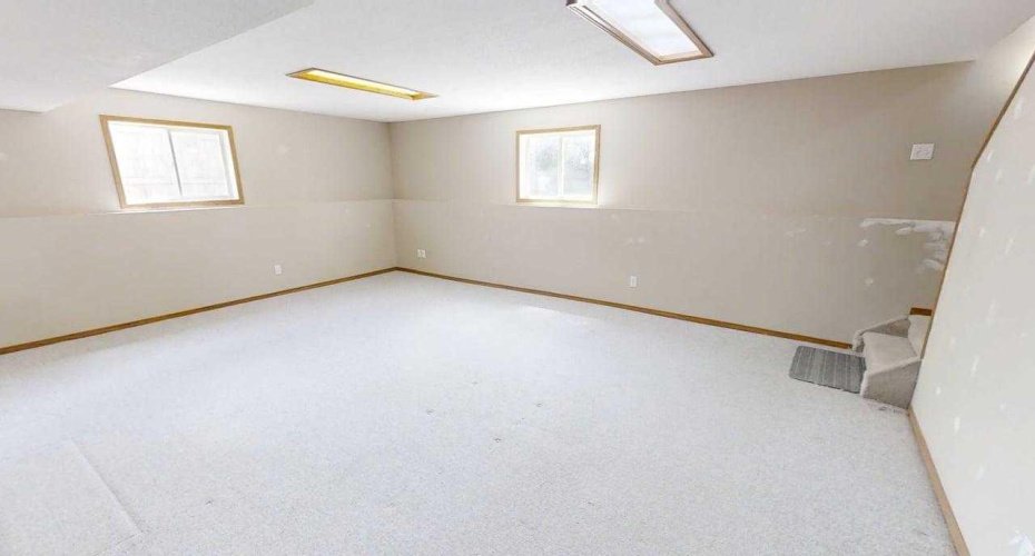 42 Mt Backus Crescent, Lethbridge, Alberta T1K 6P6, 5 Bedroom Bedrooms, 0 ,3 BathroomBathrooms,Residential,For Sale,Mt Backus,0,A2327147