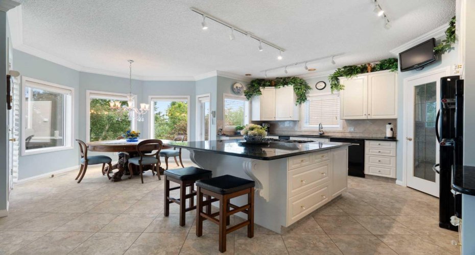 1649 Evergreen Hill, Calgary, Alberta T2Y 3B6, 3 Bedroom Bedrooms, 0 ,4 BathroomBathrooms,Residential,For Sale,Evergreen,0,A2327153