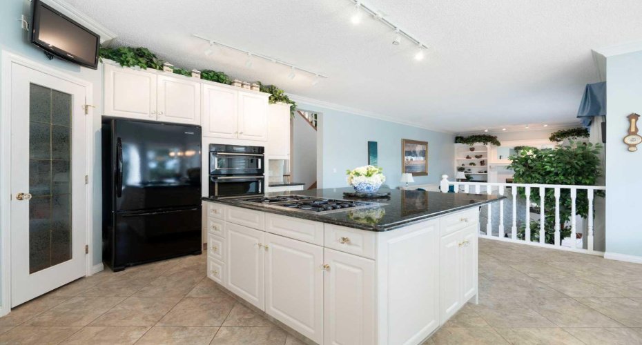 1649 Evergreen Hill, Calgary, Alberta T2Y 3B6, 3 Bedroom Bedrooms, 0 ,4 BathroomBathrooms,Residential,For Sale,Evergreen,0,A2327153