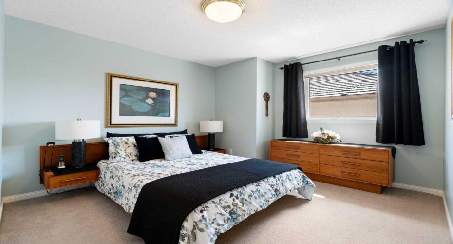 1649 Evergreen Hill, Calgary, Alberta T2Y 3B6, 3 Bedroom Bedrooms, 0 ,4 BathroomBathrooms,Residential,For Sale,Evergreen,0,A2327153