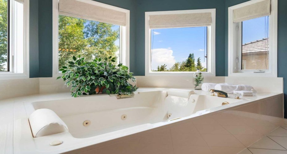 1649 Evergreen Hill, Calgary, Alberta T2Y 3B6, 3 Bedroom Bedrooms, 0 ,4 BathroomBathrooms,Residential,For Sale,Evergreen,0,A2327153