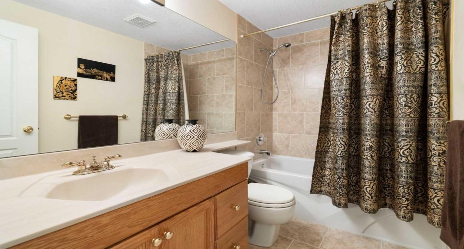1649 Evergreen Hill, Calgary, Alberta T2Y 3B6, 3 Bedroom Bedrooms, 0 ,4 BathroomBathrooms,Residential,For Sale,Evergreen,0,A2327153