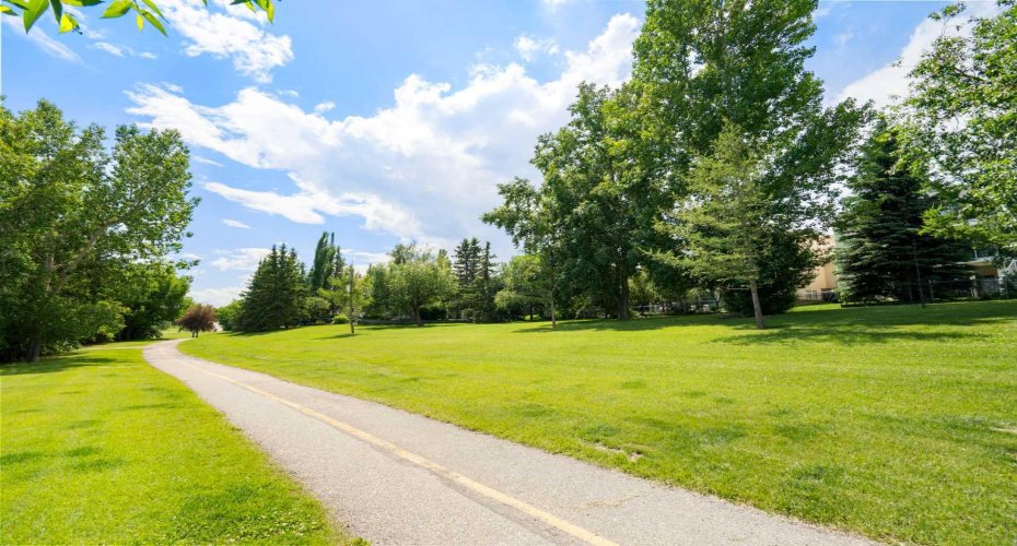 1649 Evergreen Hill, Calgary, Alberta T2Y 3B6, 3 Bedroom Bedrooms, 0 ,4 BathroomBathrooms,Residential,For Sale,Evergreen,0,A2327153