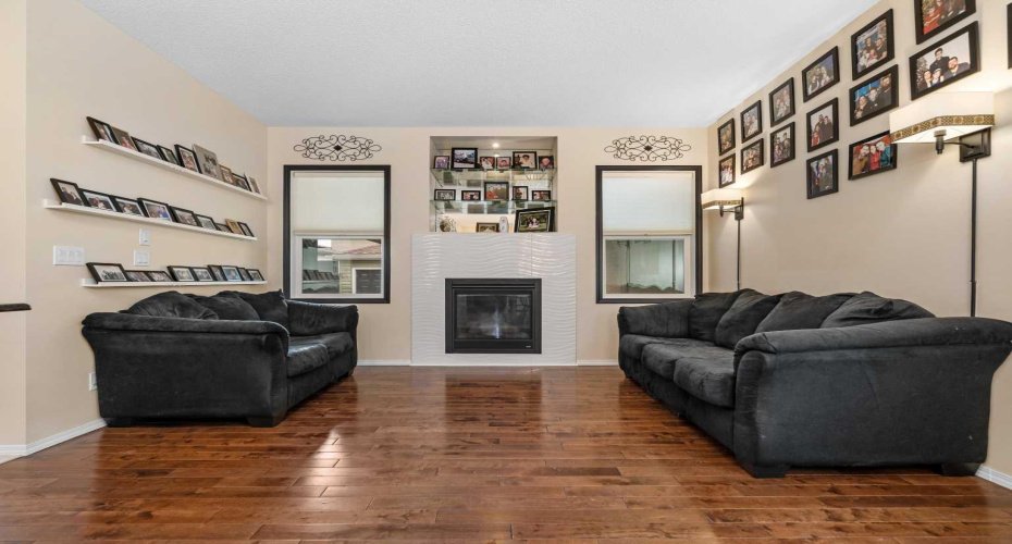 80 Legacy Crescent, Calgary, Alberta T2X 0W8, 4 Bedroom Bedrooms, 0 ,4 BathroomBathrooms,Residential,For Sale,Legacy,0,A2327155