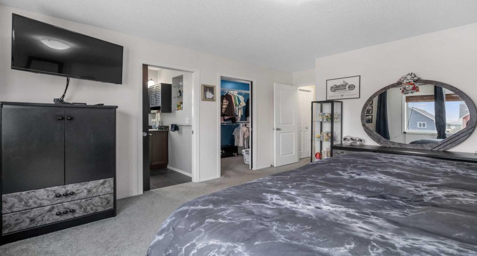 80 Legacy Crescent, Calgary, Alberta T2X 0W8, 4 Bedroom Bedrooms, 0 ,4 BathroomBathrooms,Residential,For Sale,Legacy,0,A2327155