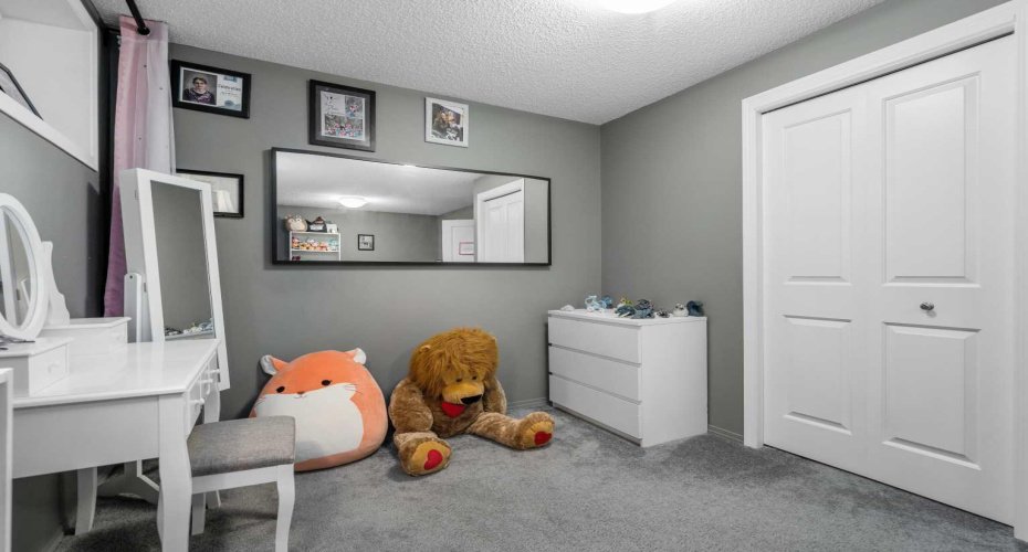 80 Legacy Crescent, Calgary, Alberta T2X 0W8, 4 Bedroom Bedrooms, 0 ,4 BathroomBathrooms,Residential,For Sale,Legacy,0,A2327155