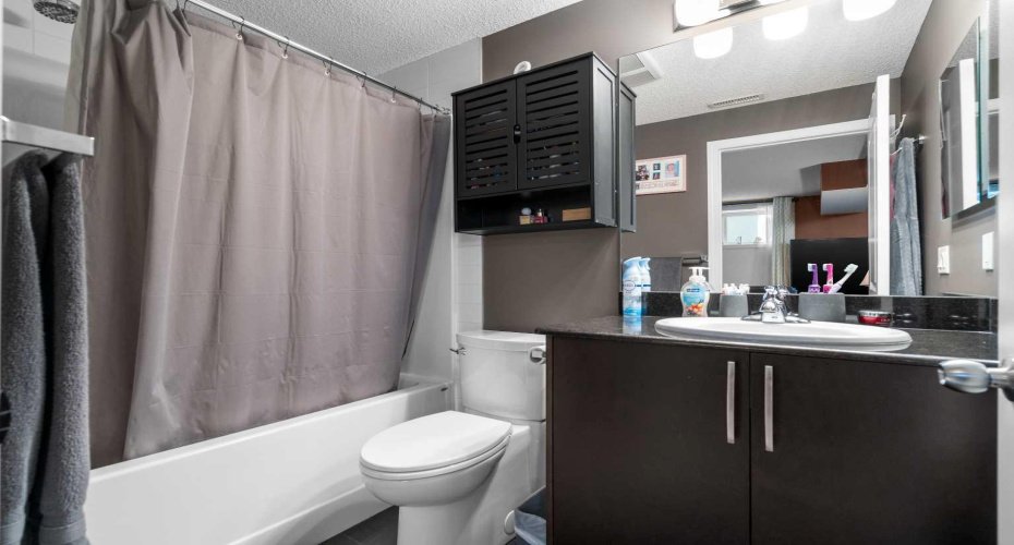 80 Legacy Crescent, Calgary, Alberta T2X 0W8, 4 Bedroom Bedrooms, 0 ,4 BathroomBathrooms,Residential,For Sale,Legacy,0,A2327155