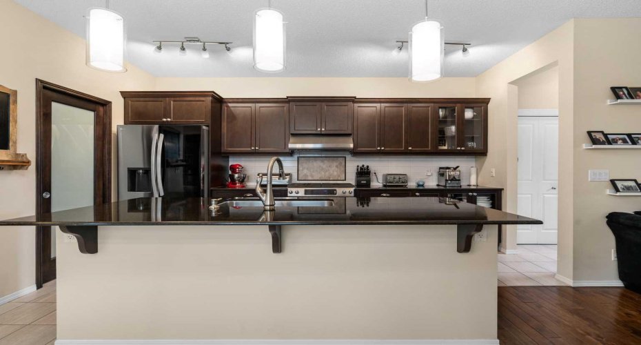 80 Legacy Crescent, Calgary, Alberta T2X 0W8, 4 Bedroom Bedrooms, 0 ,4 BathroomBathrooms,Residential,For Sale,Legacy,0,A2327155
