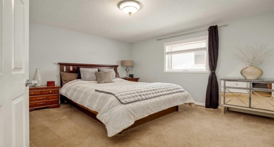 7 Kodiak Boulevard, Lethbridge, Alberta T1H 6S7, 4 Bedroom Bedrooms, 0 ,3 BathroomBathrooms,Residential,For Sale,Kodiak,0,A2327160