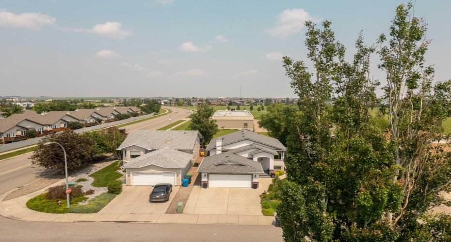 7 Kodiak Boulevard, Lethbridge, Alberta T1H 6S7, 4 Bedroom Bedrooms, 0 ,3 BathroomBathrooms,Residential,For Sale,Kodiak,0,A2327160