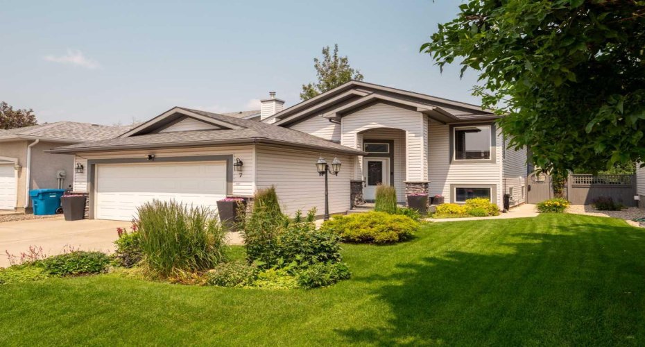 7 Kodiak Boulevard, Lethbridge, Alberta T1H 6S7, 4 Bedroom Bedrooms, 0 ,3 BathroomBathrooms,Residential,For Sale,Kodiak,0,A2327160