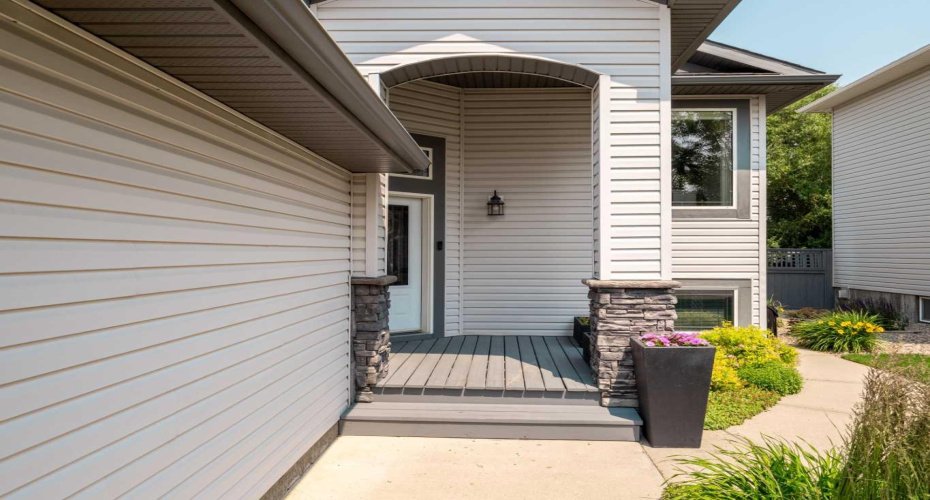 7 Kodiak Boulevard, Lethbridge, Alberta T1H 6S7, 4 Bedroom Bedrooms, 0 ,3 BathroomBathrooms,Residential,For Sale,Kodiak,0,A2327160