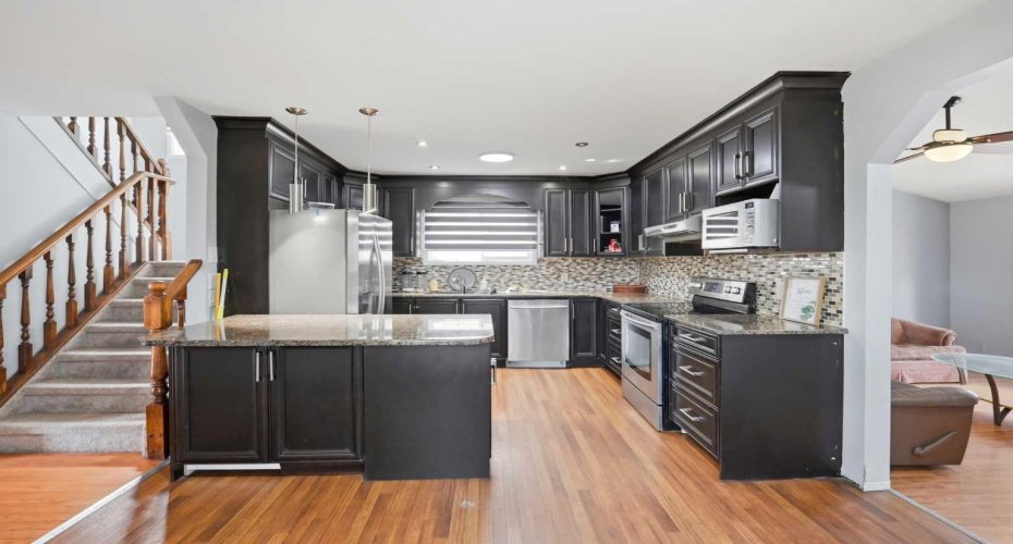 65 Falmere Way, Calgary, Alberta T3J 2Y7, 5 Bedroom Bedrooms, 0 ,4 BathroomBathrooms,Residential,For Sale,Falmere,0,A2327205