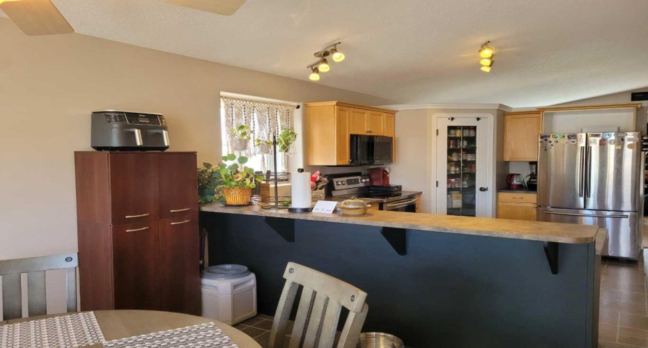 9217 129 Avenue, Grande Prairie, Alberta T8X1R5, 4 Bedroom Bedrooms, 0 ,3 BathroomBathrooms,Residential,For Sale,129,0,A2327216
