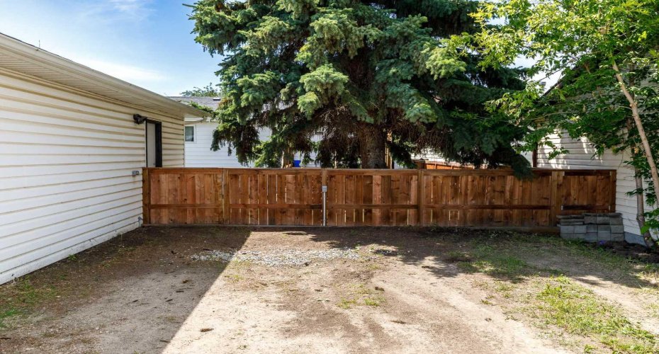 41 Mcdougall Crescent, Red Deer, Alberta T4R 1T2, 4 Bedroom Bedrooms, 0 ,2 BathroomBathrooms,Residential,For Sale,Mcdougall,0,A2327217