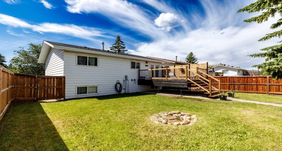 41 Mcdougall Crescent, Red Deer, Alberta T4R 1T2, 4 Bedroom Bedrooms, 0 ,2 BathroomBathrooms,Residential,For Sale,Mcdougall,0,A2327217